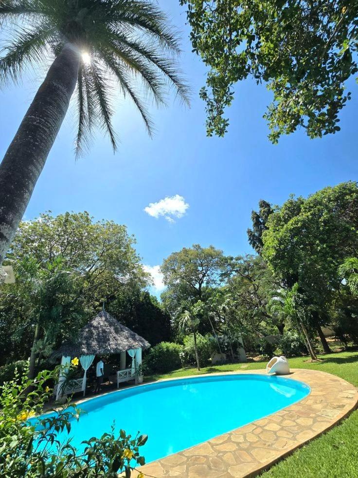 Tiwi Beach Resort & Spa Момбаса Экстерьер фото