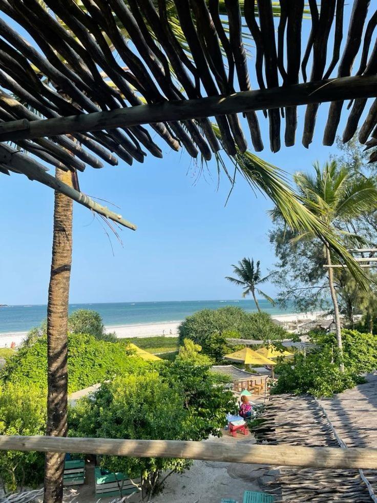 Tiwi Beach Resort & Spa Момбаса Экстерьер фото